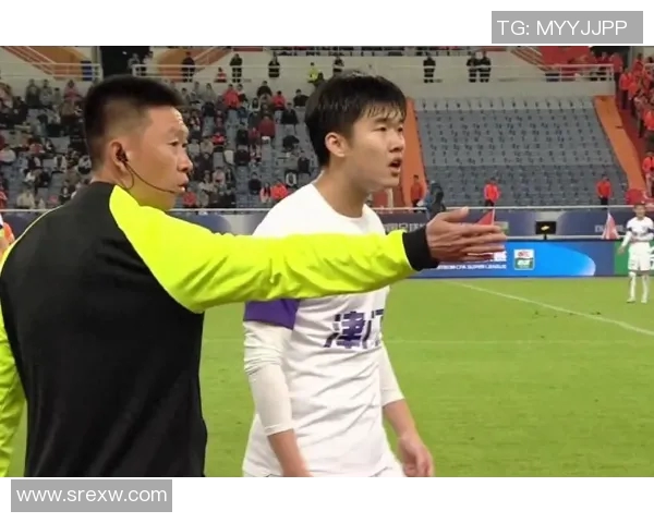 山东泰山与成都蓉城刘洋的精彩对决引发球迷热议与期待