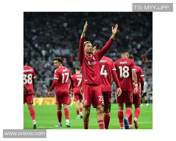 利物浦主场战胜曼联,继续领跑积分榜 利物浦主场战胜曼联,继续领跑积分榜