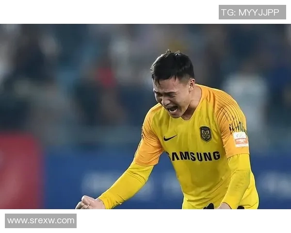 李铁与队员商讨新赛季备战计划,力争冲击中超冠军果实