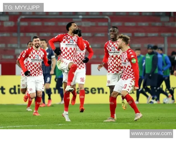 沙尔克04客场惜平美因茨主场不敌:本轮德甲焦点赛事回顾 沙尔克04客场惜平美因茨主场不敌:本轮德甲焦点赛事回顾